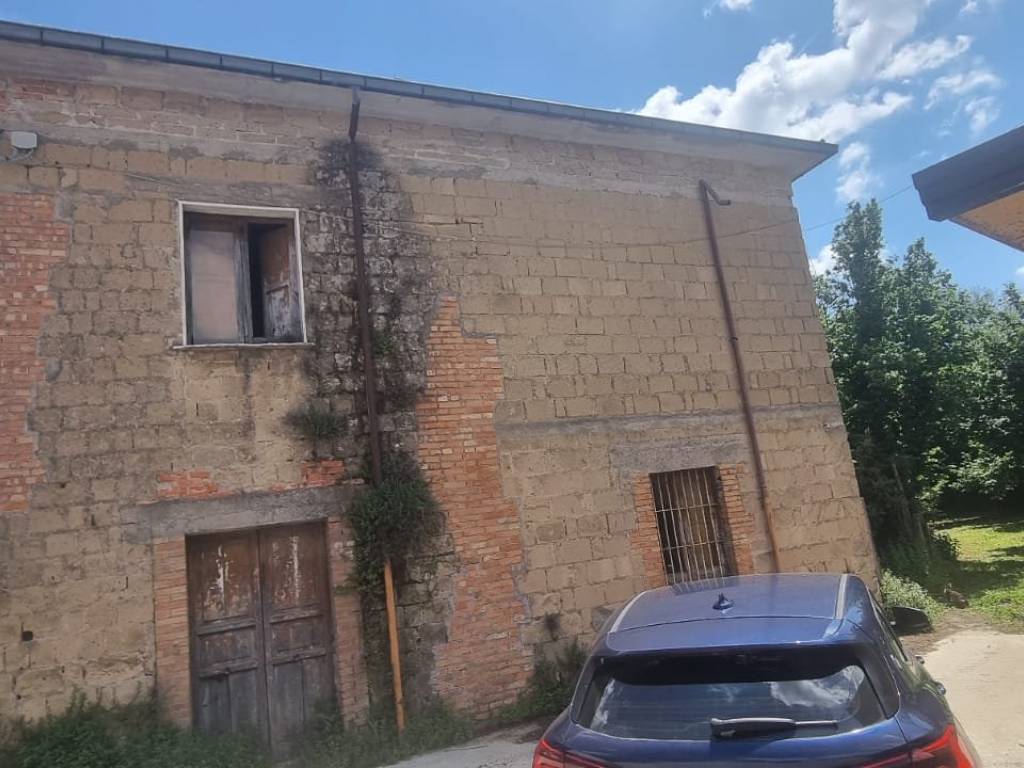 casa indipendente in vendita ad Avellino in zona Picarelli