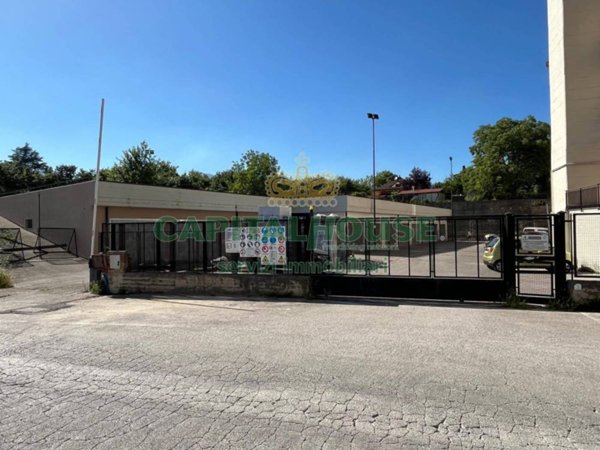 casa indipendente in vendita ad Avellino in zona Centro Città