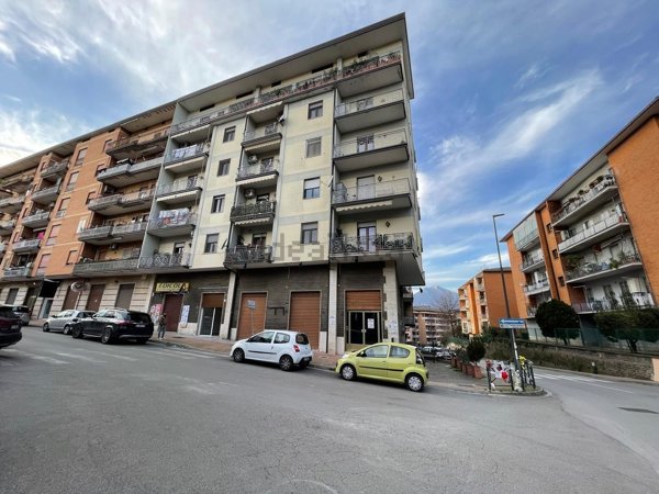 locale commerciale in vendita ad Avellino in zona Centro Città