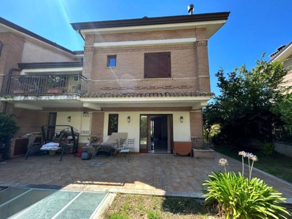 casa indipendente in vendita ad Avellino