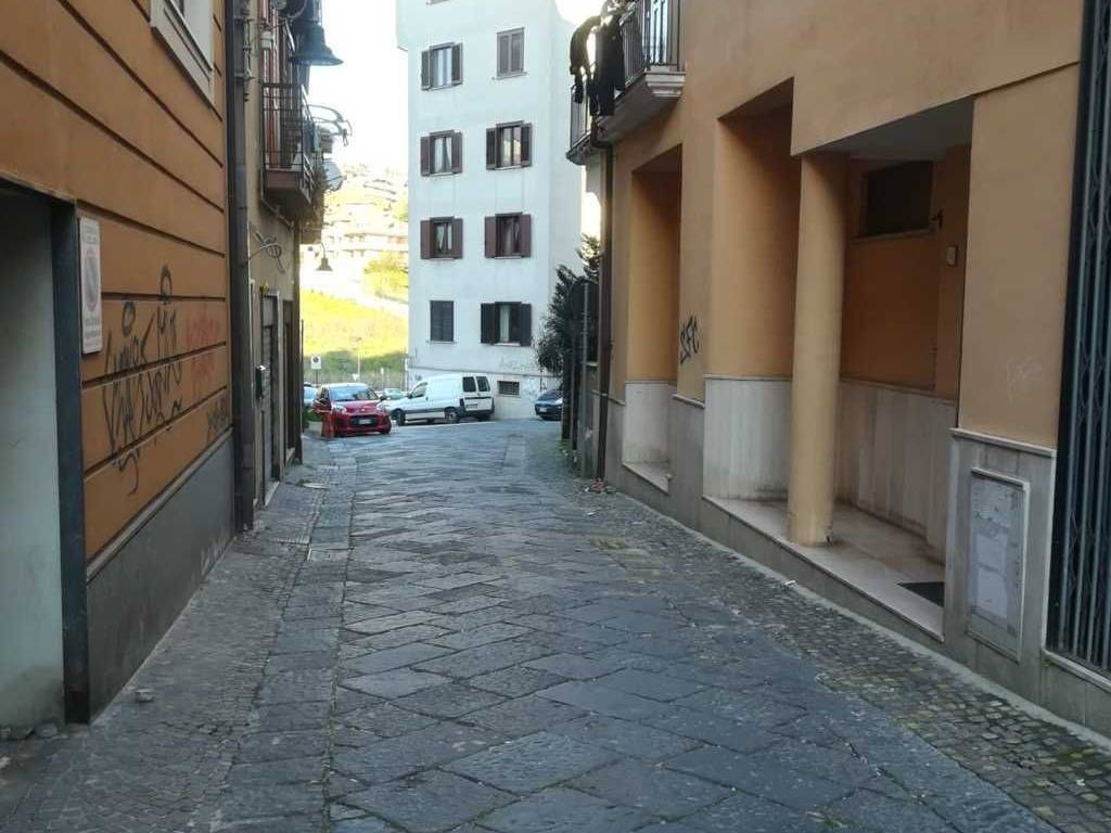 negozio in vendita ad Avellino