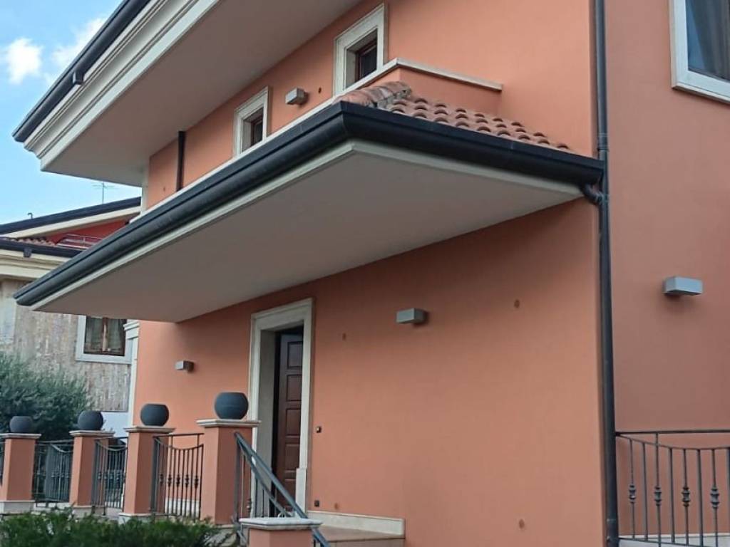 casa indipendente in vendita ad Avellino