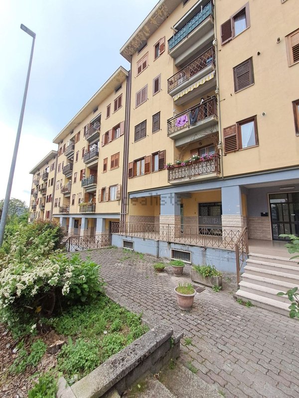 locale commerciale in vendita ad Avellino