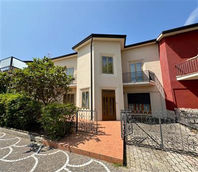 casa indipendente in vendita ad Avellino
