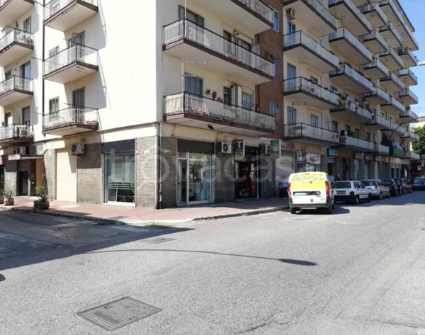 negozio in vendita ad Avellino