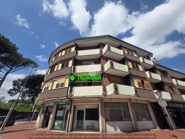 negozio in vendita ad Avellino in zona Centro Città