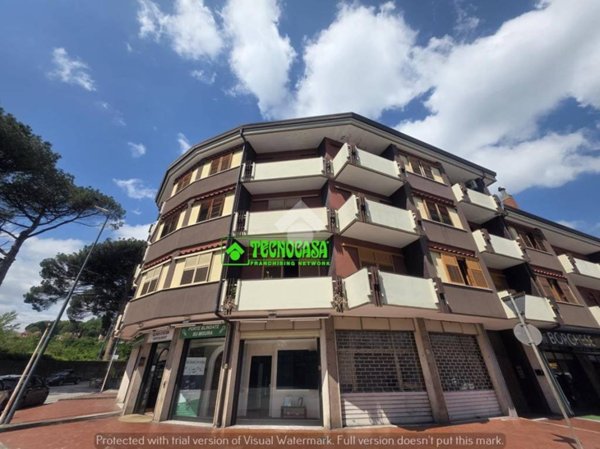 negozio in vendita ad Avellino in zona Centro Città
