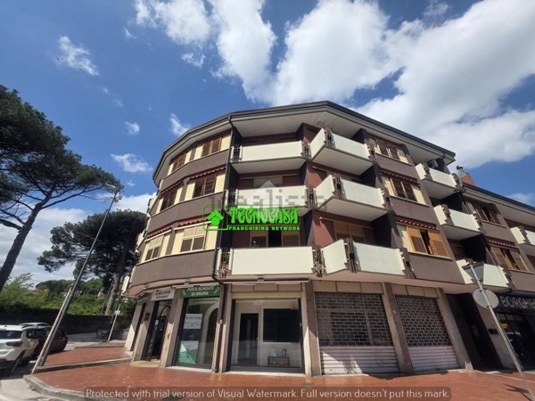 locale commerciale in vendita ad Avellino in zona Centro Città
