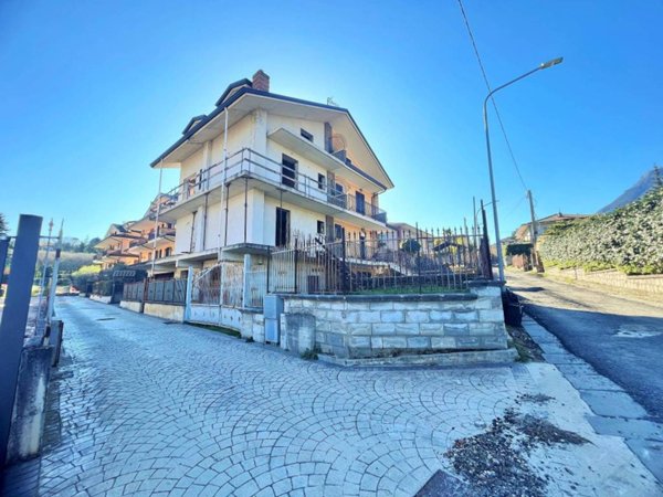casa indipendente in vendita ad Avellino