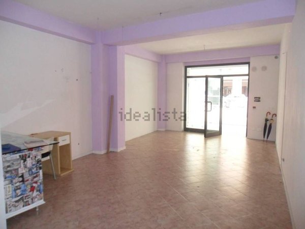 locale commerciale in vendita ad Avellino in zona Centro Città