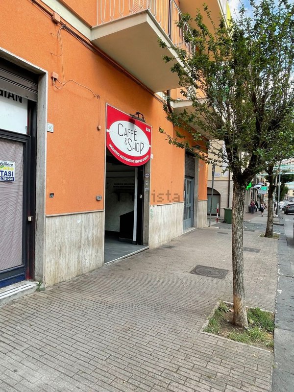 locale commerciale in vendita ad Avellino