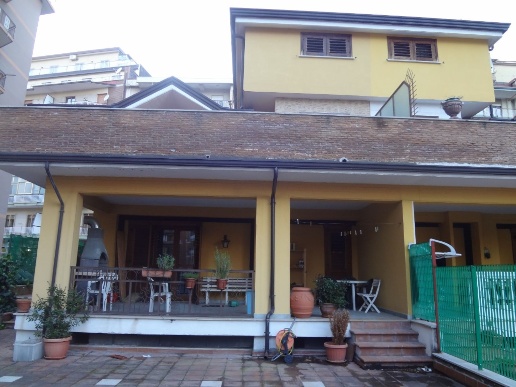 casa indipendente in vendita ad Avellino in zona Centro Città