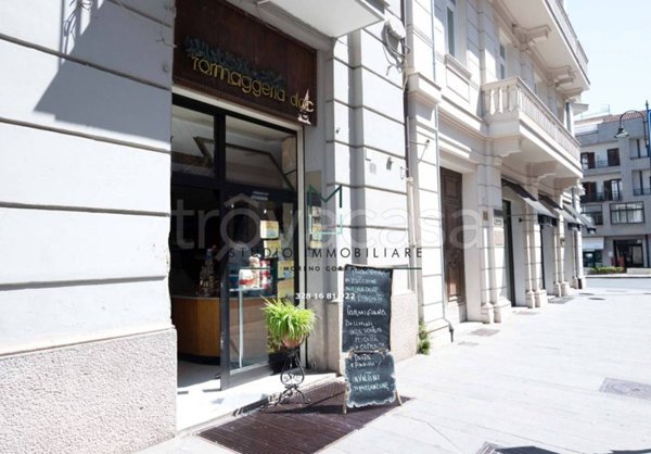 negozio in vendita ad Avellino