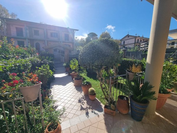 casa indipendente in vendita ad Avellino
