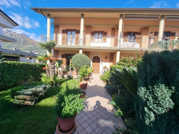 casa indipendente in vendita ad Avellino