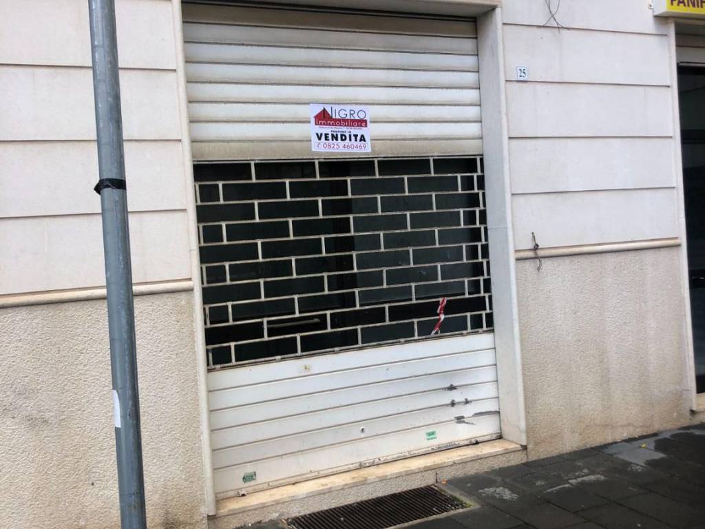 negozio in vendita ad Avellino