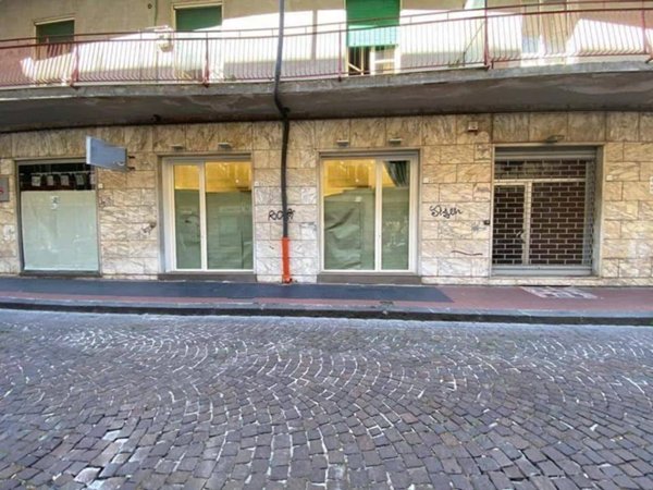 negozio in vendita ad Avellino