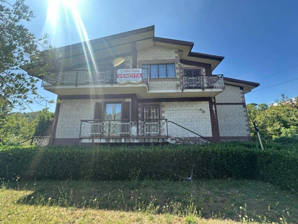 casa indipendente in vendita ad Avellino in zona Picarelli