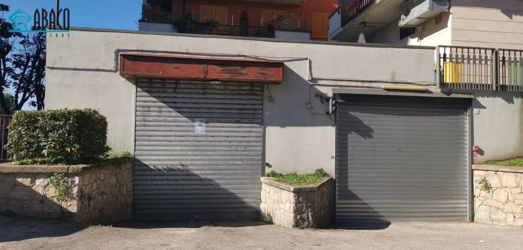 locale commerciale in vendita ad Avellino