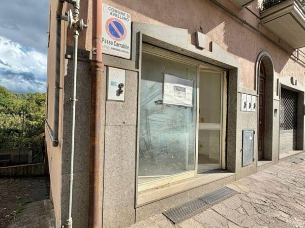 negozio in vendita ad Avellino