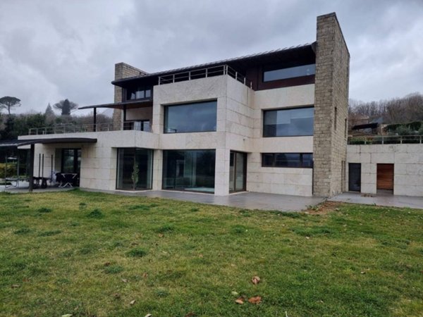 casa indipendente in vendita ad Avellino