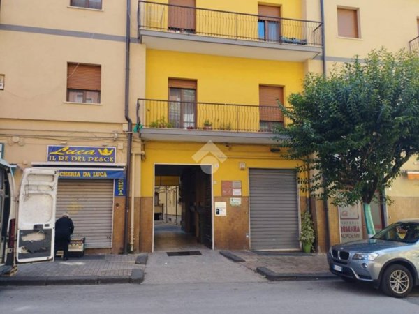 locale di sgombero in vendita ad Avellino