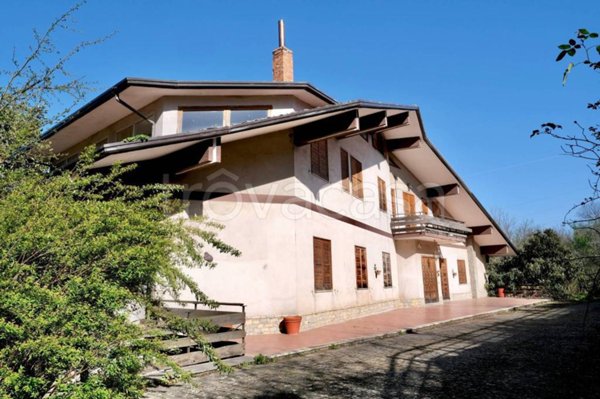 casa indipendente in vendita ad Avellino