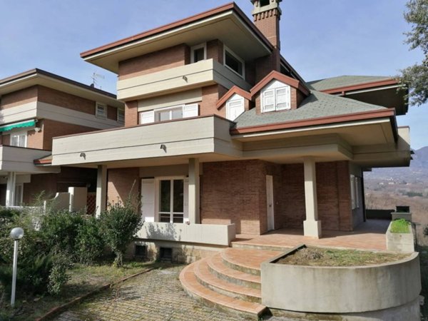 casa indipendente in vendita ad Avellino in zona Centro Città