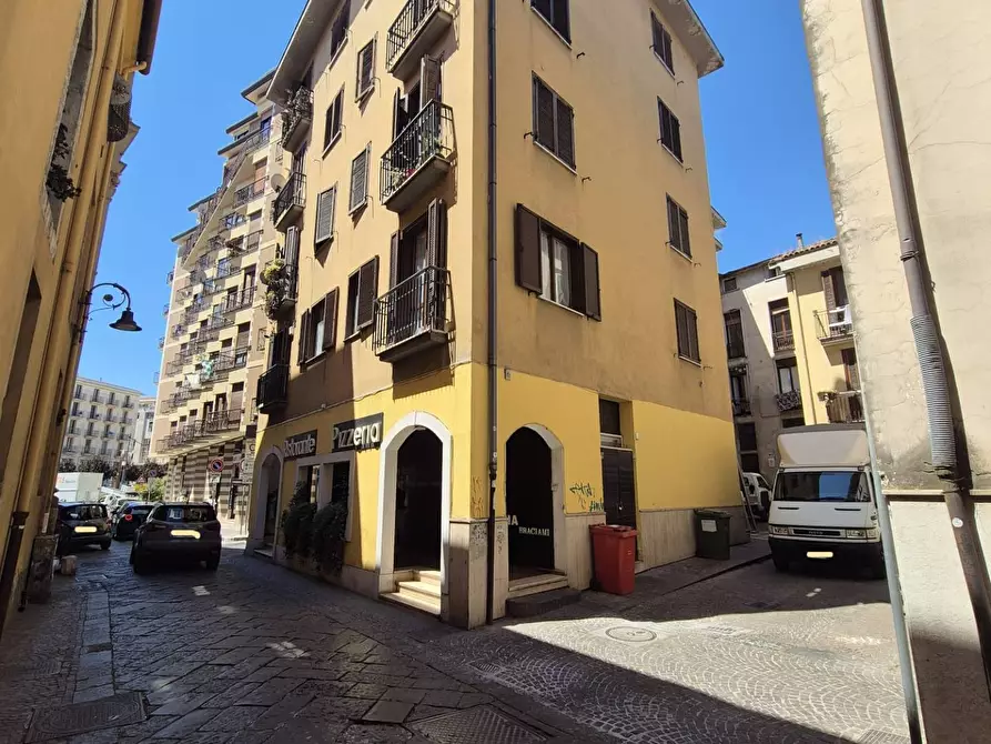 locale commerciale in vendita ad Avellino