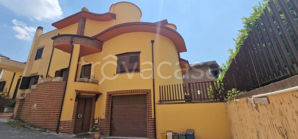 casa indipendente in vendita ad Avellino