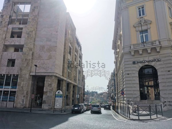 locale commerciale in vendita ad Avellino