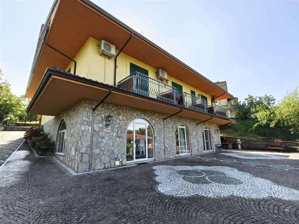 casa indipendente in vendita ad Avellino in zona Centro Città