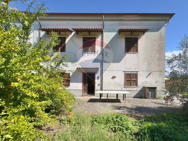 casa indipendente in vendita ad Avellino in zona Centro Città