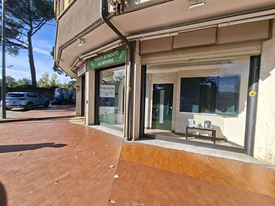 locale commerciale in vendita ad Avellino in zona Valle-Ponticelli