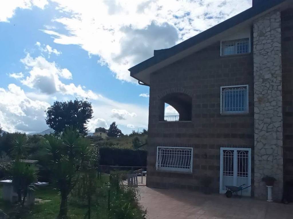 casa indipendente in vendita ad Avellino