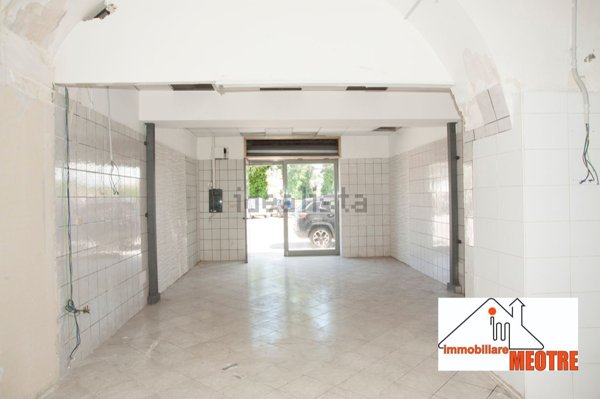 locale commerciale in vendita ad Avellino