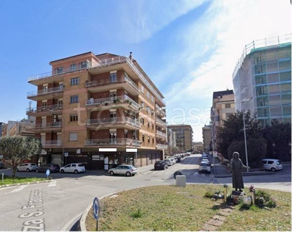 negozio in vendita ad Avellino