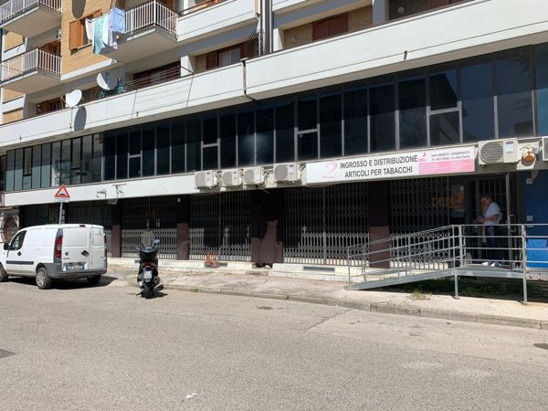 locale commerciale in vendita ad Avellino