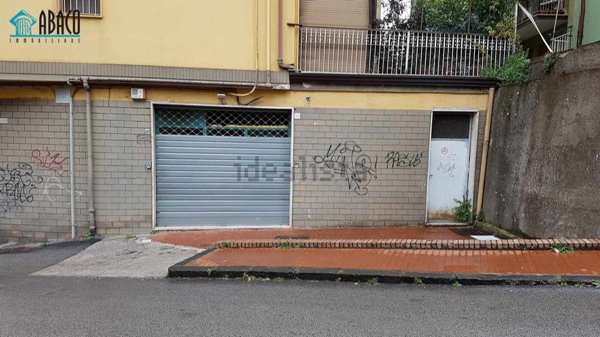locale commerciale in vendita ad Avellino