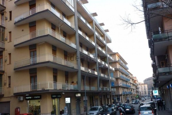 locale commerciale in vendita ad Avellino