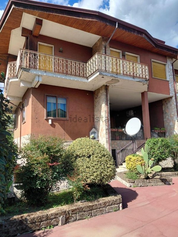 casa indipendente in vendita ad Avellino
