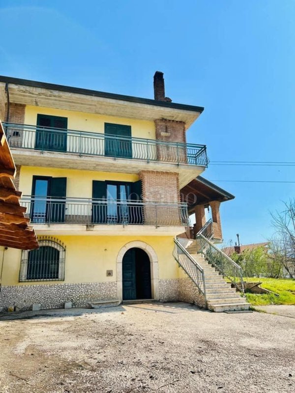 casa indipendente in vendita ad Avellino