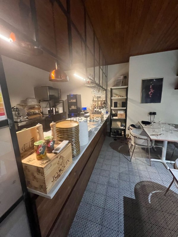 locale commerciale in vendita ad Avellino