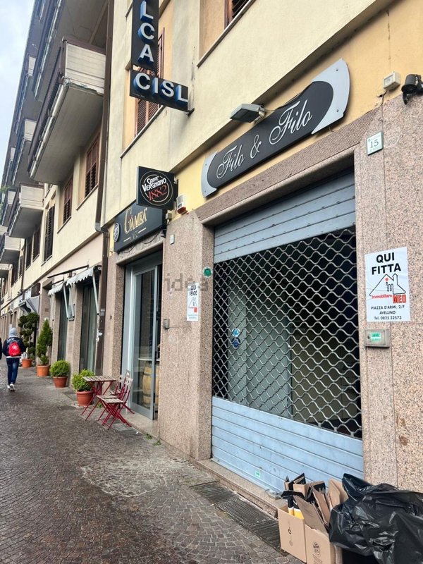 locale commerciale in vendita ad Avellino