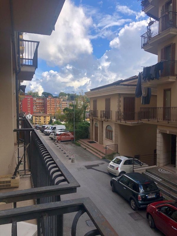 locale commerciale in vendita ad Avellino