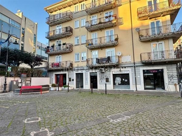 locale commerciale in vendita ad Avellino