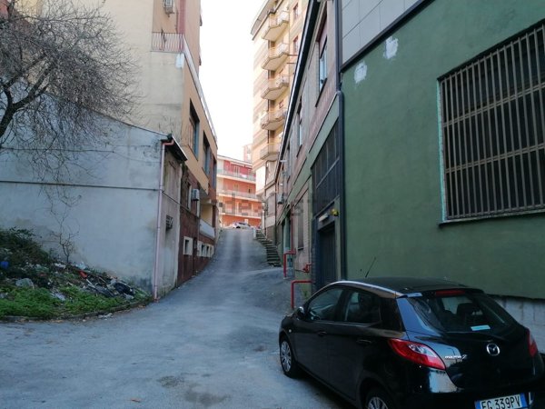 locale di sgombero in vendita ad Avellino