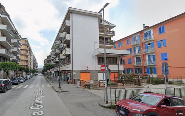 negozio in vendita ad Avellino in zona Centro Città