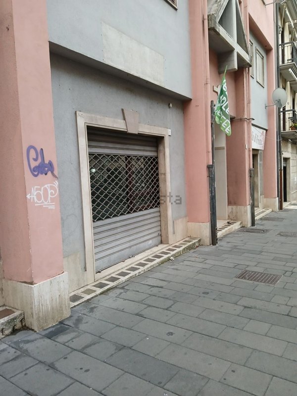 locale commerciale in vendita ad Avellino