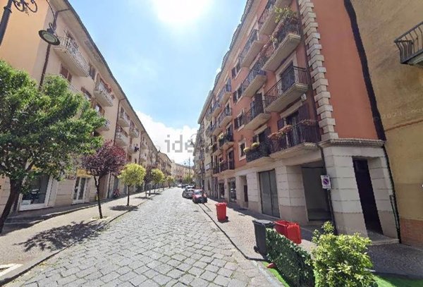 locale commerciale in vendita ad Avellino